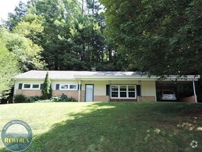 Building Photo - 147 Woodland Dr