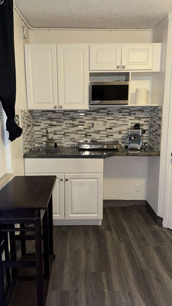 Building Photo - 1906 Rodman St