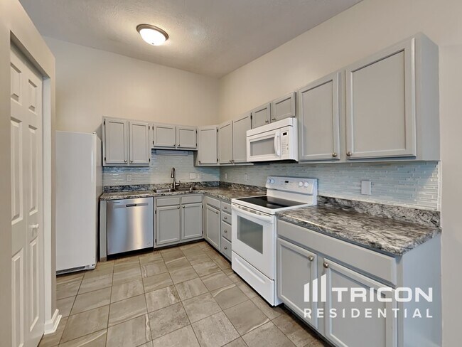 Foto del edificio - 7436 Glensford Dr