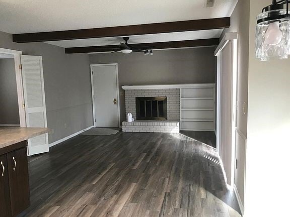 Foto del edificio - 6702 Sullivans Ct