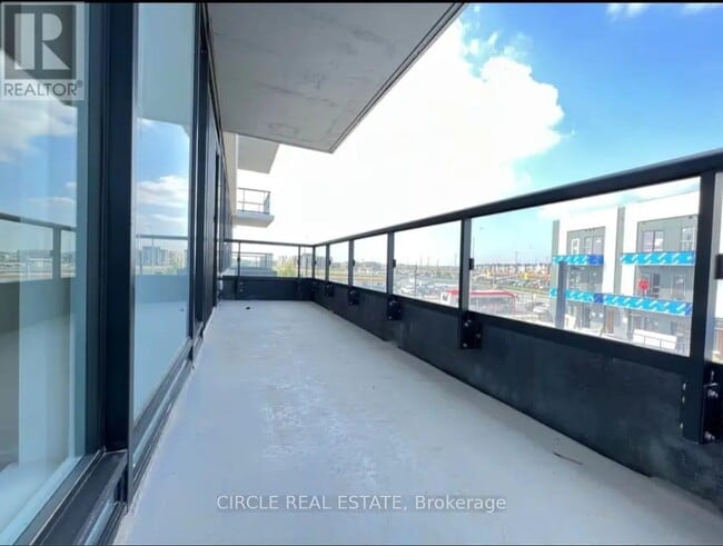 Building Photo - 10 Lagerfeld Dr