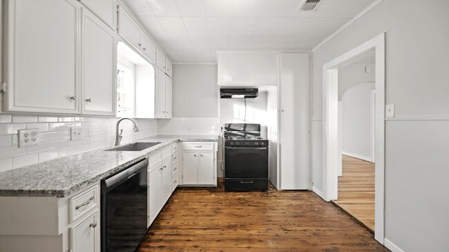Foto del edificio - 213 12th Ave N
