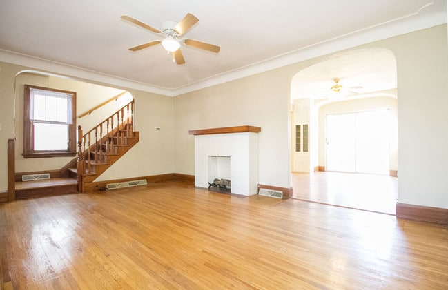 Building Photo - 3531 Hazelhurst Ave