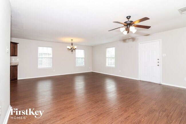Building Photo - 15622 Gatsby Ln