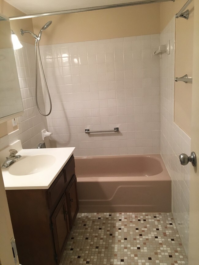 510 N Lemon St Unit D5, Media, PA 19063 Condo for Rent in Media, PA