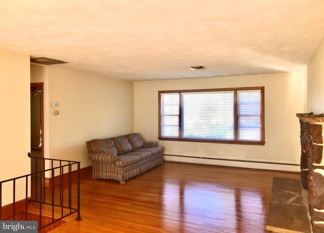 Building Photo - 708 Miller Rd