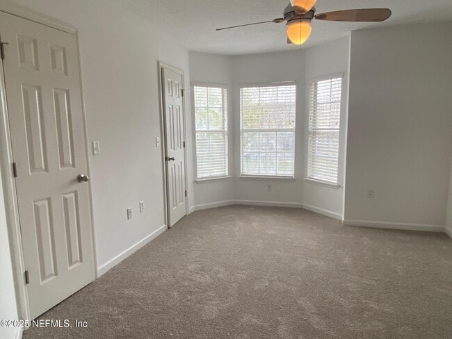 Building Photo - 1524 Fieldview Dr