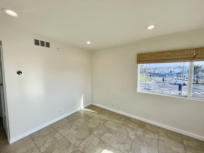 Building Photo - 16 Hermosa Ave