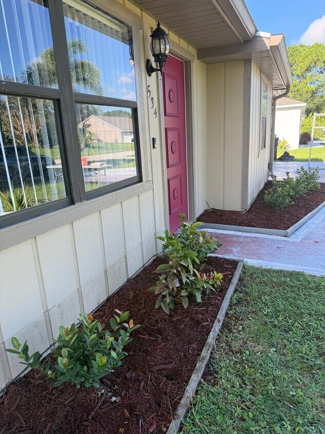Foto principal - 534 NW Billiar Ave