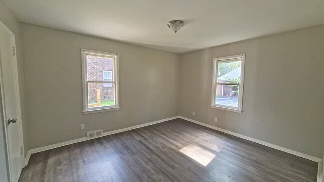 Building Photo - 4230 Chester Dr