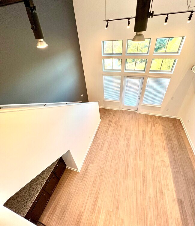 Art Lofts at Overton Apartments 1973 Poplar Ave Memphis, TN