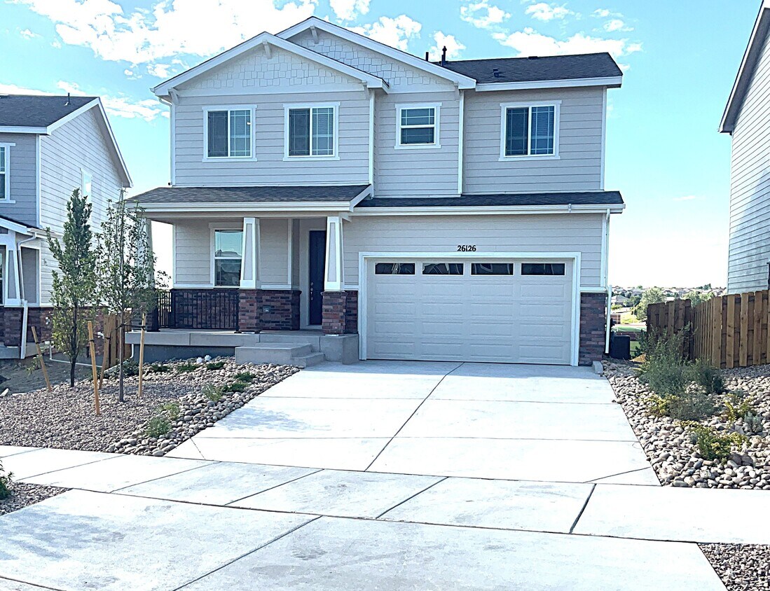 Foto principal - 26126 E Calhoun Pl