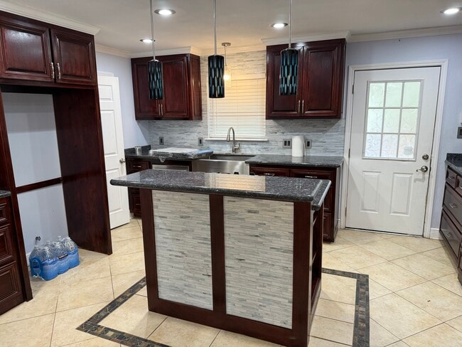 Building Photo - 11813 Wild Rose Dr