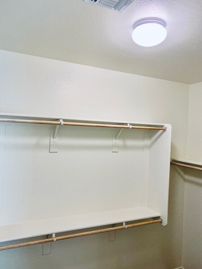 Vestidor principal - 44124 W Palo Olmo Rd