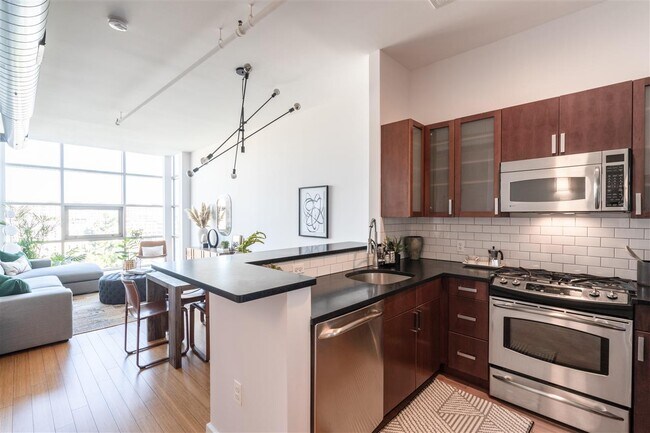 Building Photo - 234 10th St