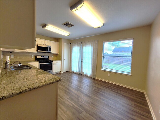 Foto del edificio - 3401 Wheatstalk Ln