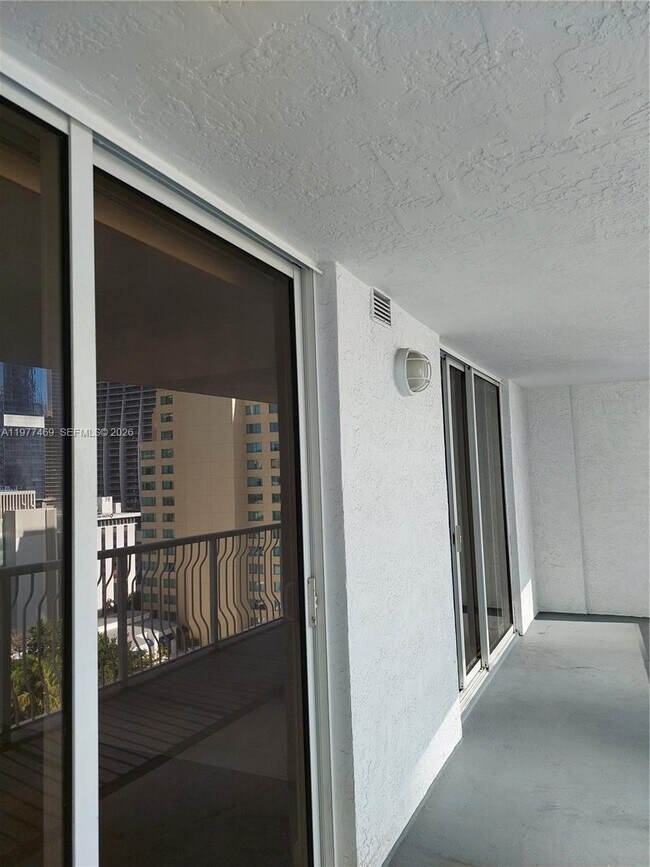 Foto del edificio - 1200 Brickell Bay Dr