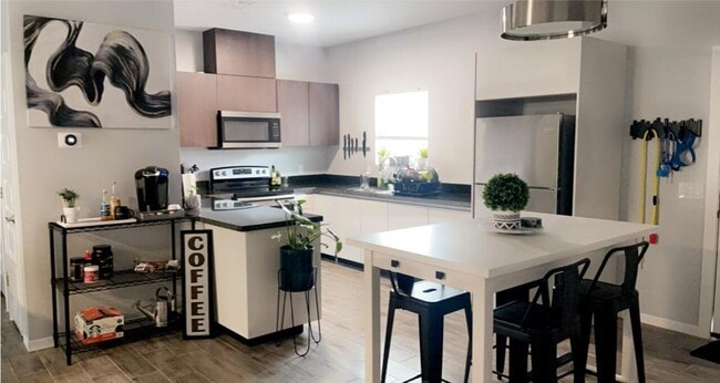 Building Photo - 3806 Valeria - MonMack Place