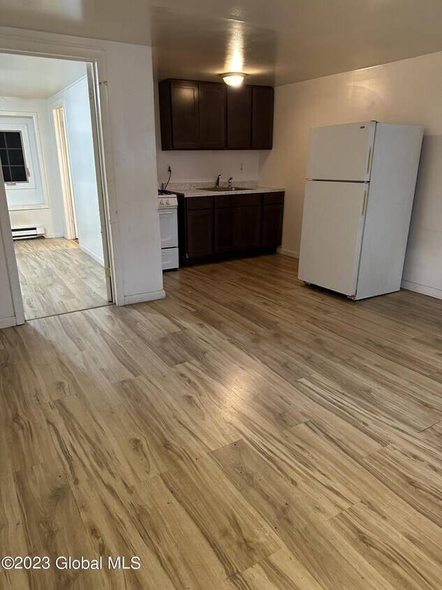 Foto del edificio - 70 Dana Ave