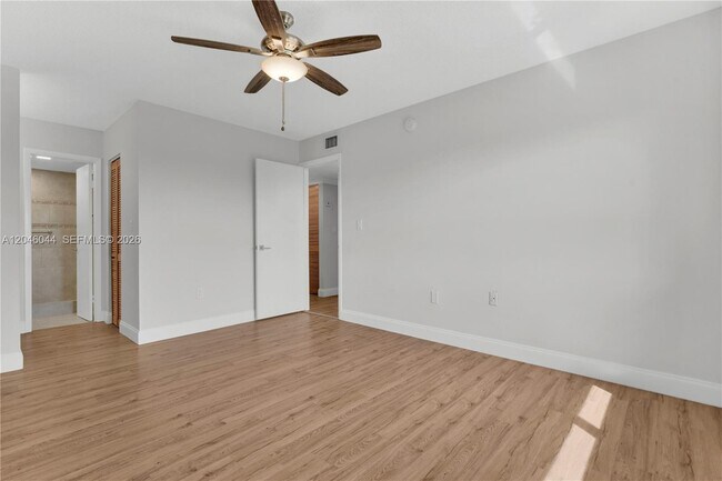Foto del edificio - 1121 SW 122nd Ave