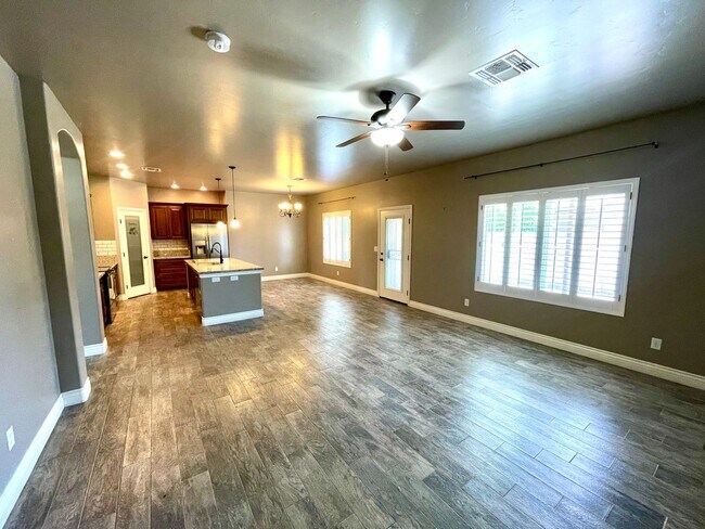 Foto del edificio - Beautiful 3 Bedroom Home in Central Kingman!