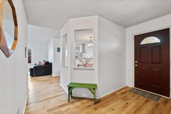 Foto del edificio - 9826 Briar Ridge Dr