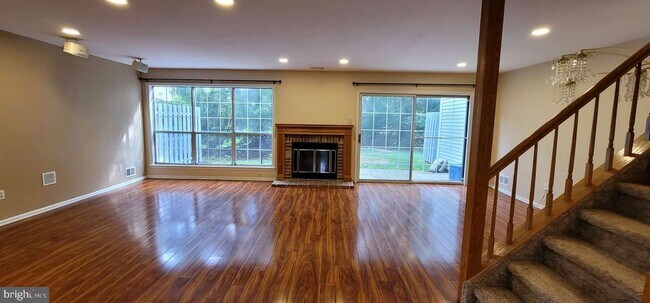 Building Photo - 15 Colebrook Ct