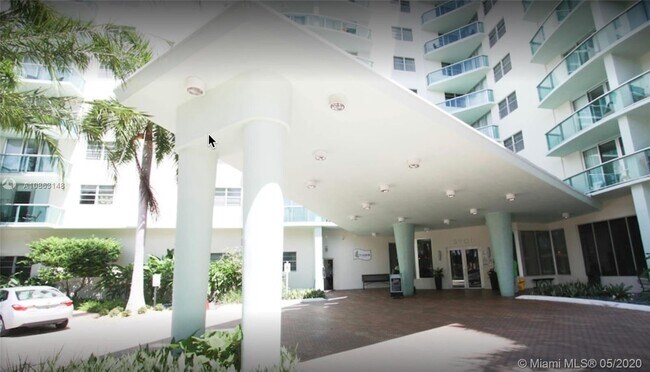 Building Photo - 3901 S Ocean Dr 5D Hollywood Fl 33019