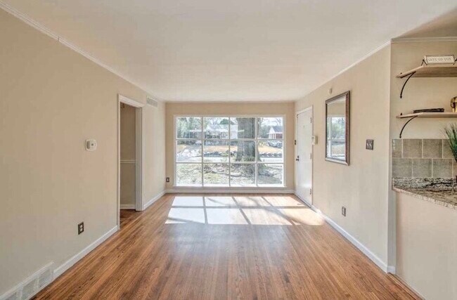 Building Photo - 5030 Alrose Ave