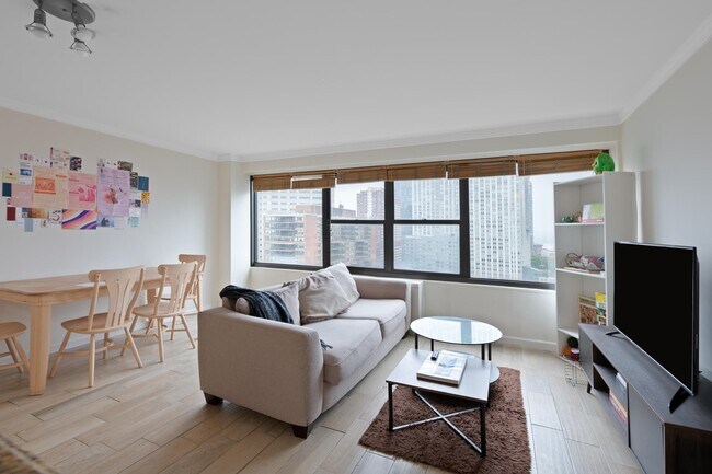 Foto del edificio - 135 Montgomery St