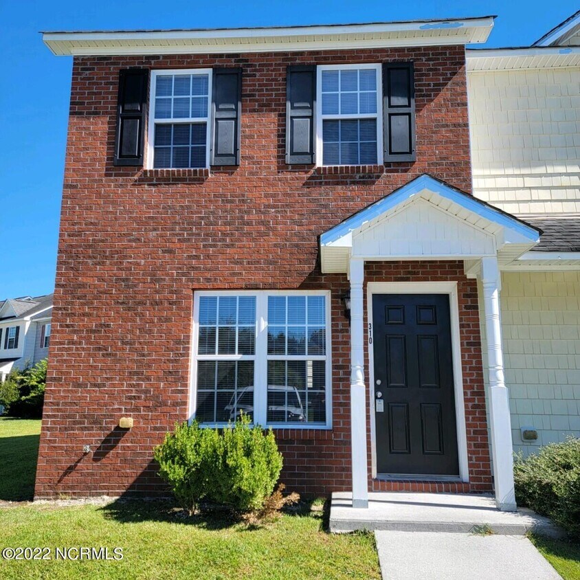 310 Ashwood Dr, Jacksonville, NC 28546 Townhome Rentals in