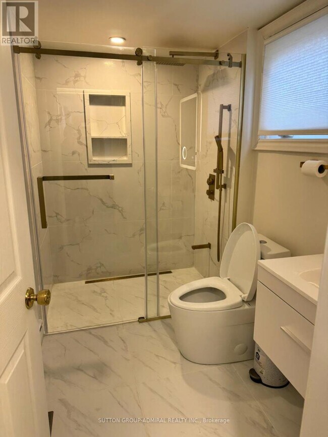 Photo du bâtiment - 591 Woburn Ave