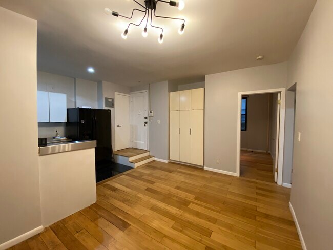Foto del edificio - 21 -68 35th St
