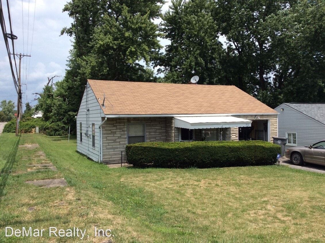 2 br, 1 bath House 802 Palmer House Rental in Youngstown, OH