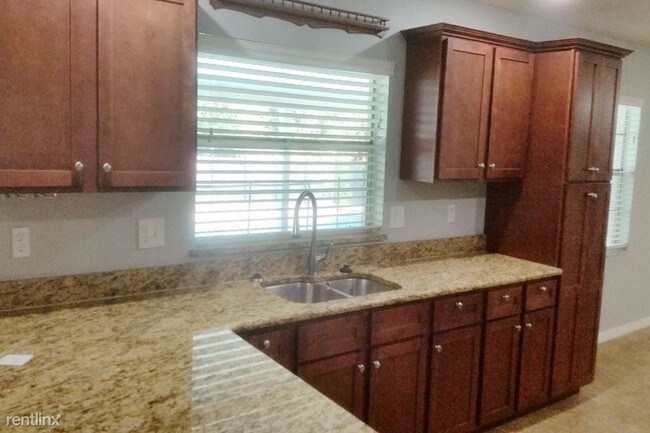 Foto del edificio - 421 Vandergrift Dr