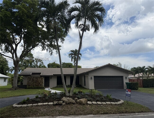 Foto del edificio - 10431 NW 1st Ct