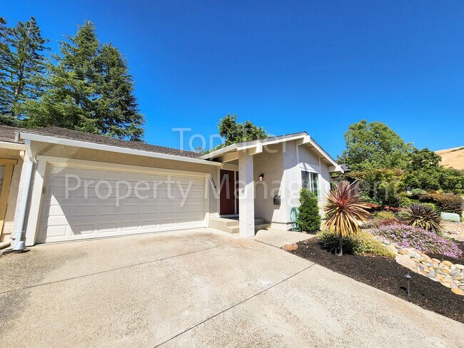 Foto del edificio - Beautiful 3 bed / 2 bath / 1,810 sqft Duet...