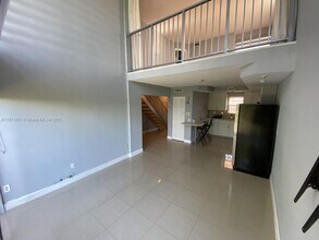 Building Photo - 8897 Fontainebleau Blvd