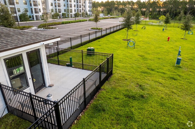 Building Photo - Vintage Horizon West