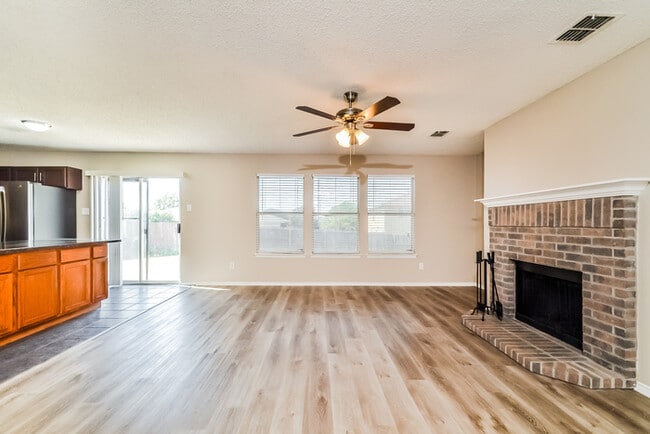 Building Photo - 113 Nighthawk Dr