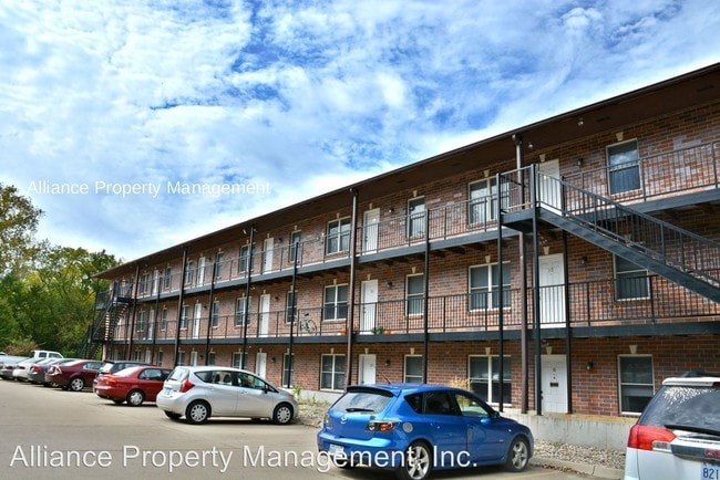 Building Photo - 1420 Beechwood Terrace
