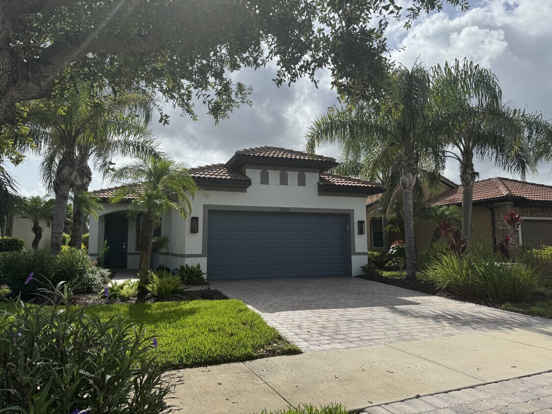 Foto principal - 19066 Mangieri St