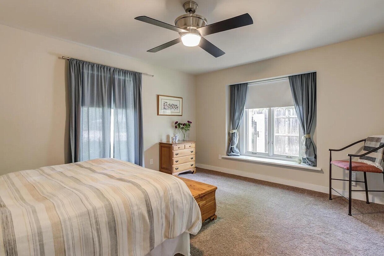 Foto principal - 4615 11th St