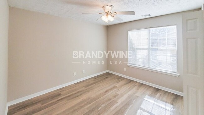 Building Photo - 505 Village Cir