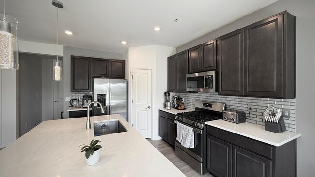 Building Photo - 1086 Moraine Dr