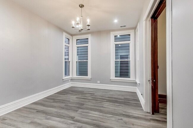Foto del edificio - 1445 N California Ave