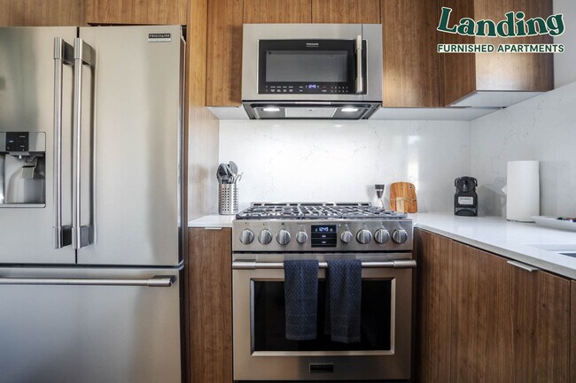 Foto del edificio - 11649 Mayfield Ave