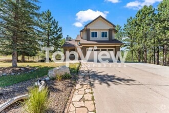 Building Photo - 2205 Valley View Dr