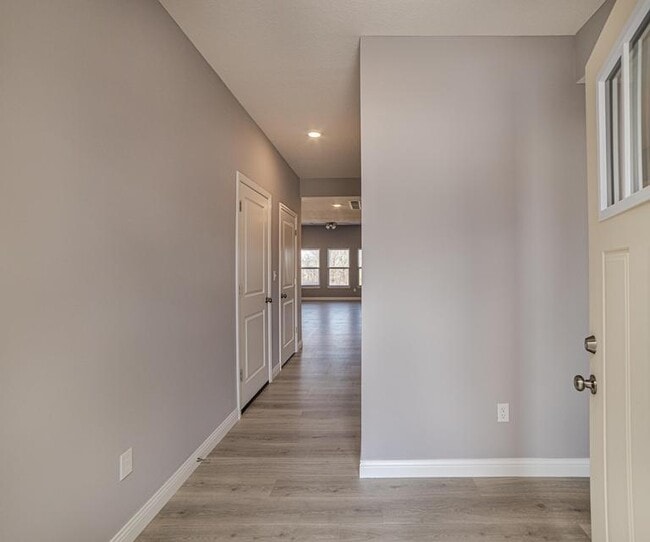 Building Photo - 3708 Parrot Ct