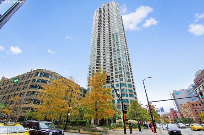 Building Photo - 400 N La Salle Dr